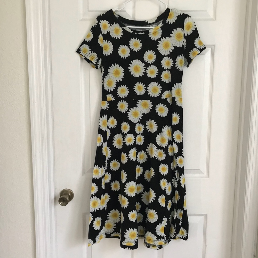 Floral Short Sleeve Round Neck Flared Midi Dress